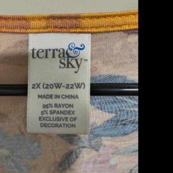 Terra & Sky 2X Plus Size Mustard Floral Tunic Top - Picture 5 of 6